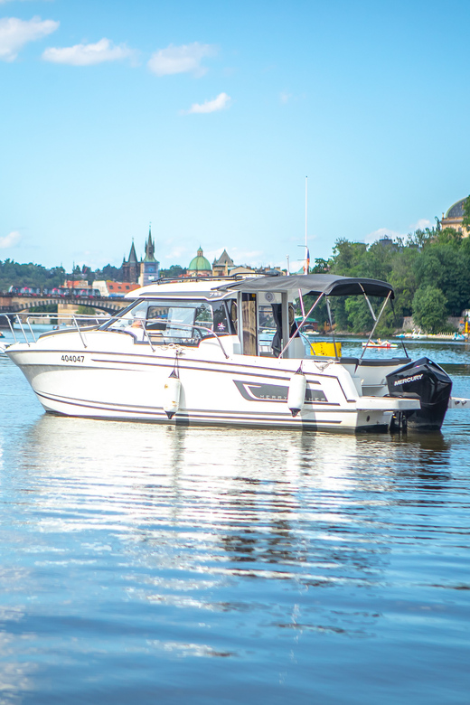 Prague: Private Vltava River Speedboat Cruise With Prosecco - Good To Know