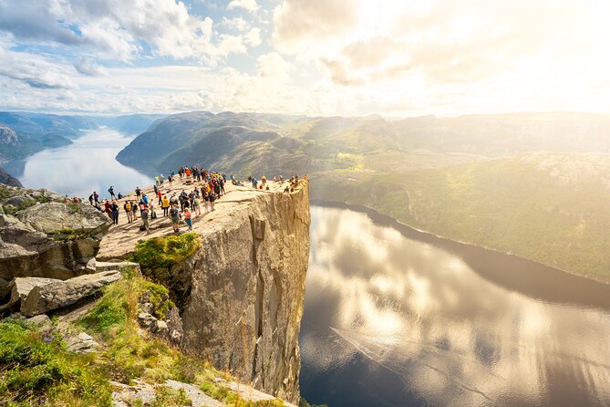 Preikestolen Hike Review: A Must-Do Adventure - Key Points