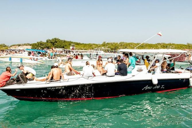 Private Island Hopping Tour to Rosario Islands on a 42ft Speedboat