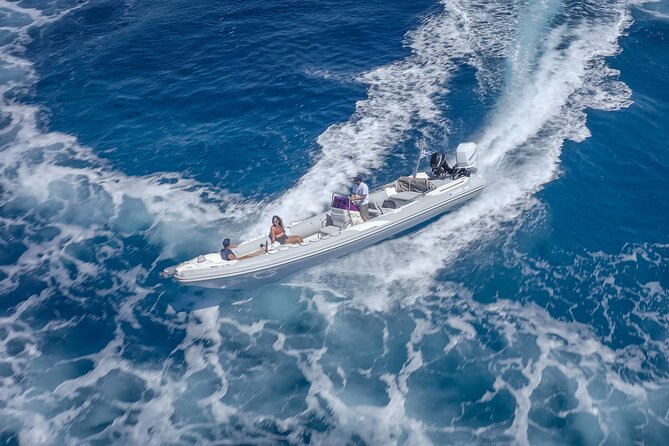Private Milos Tour Pirates' Hideout- Luxury Boat Rental - Key Points
