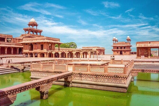 Private Transfer From Jaipur To Agra - Vehicle and Comfort Features