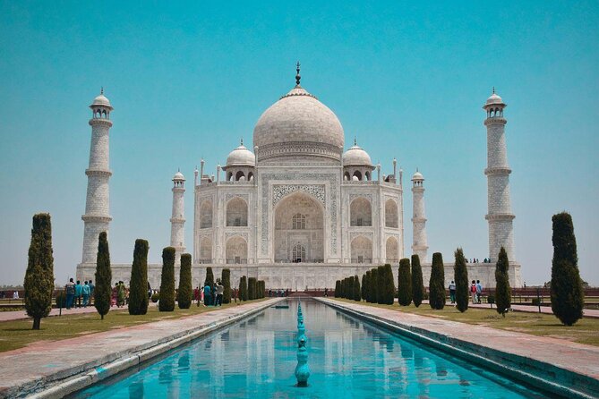 Sikandra Emperor Akbar Mausoleum With Taj Mahal - Good To Know