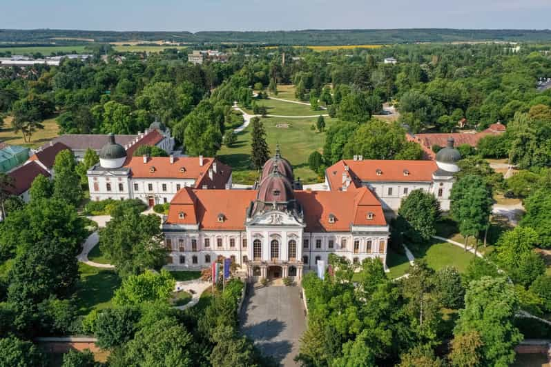 Sissy Palace Tour - Optional Hungarian Horse Show and Lunch - Good To Know