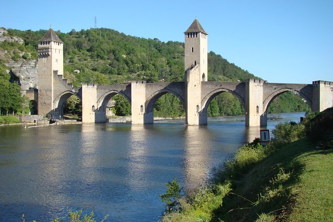 St Cirq Lapopie and Pech Merle Cavern Tour From Toulouse - Good To Know