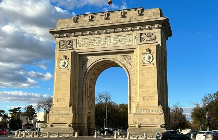 Bucharest Panoramic City Tour & Street Food