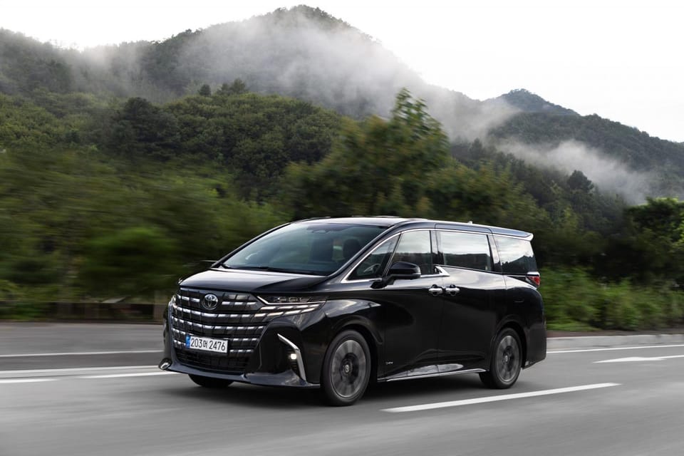 Taipei Luxury Private Yehliu&Shifen Tour by Toyota Alphard - Key Points