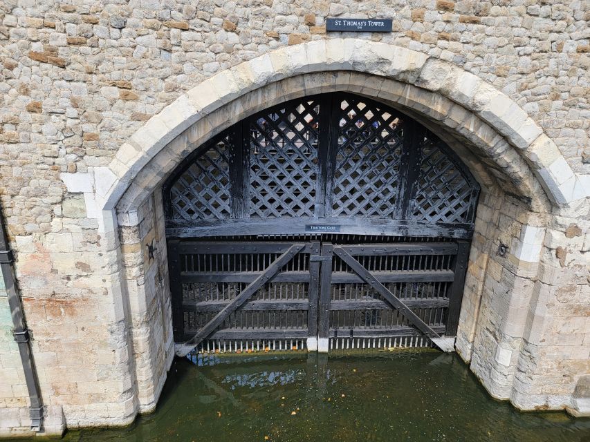 Tower of London: Opening Ceremony, Crown Jewels & Beefeaters - Good To Know