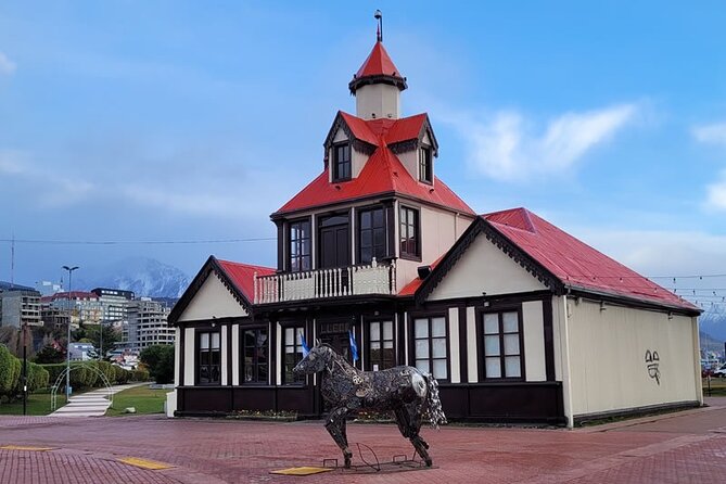 Ushuaia Walking Tour With Tastings of Tierra Del Fuego - Good To Know