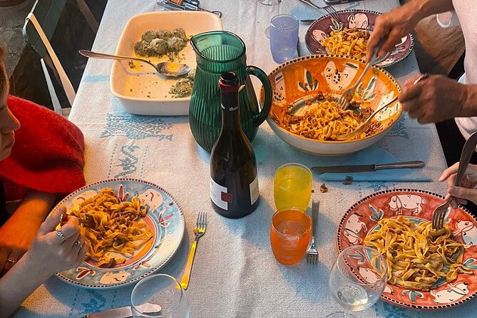 Visit to the Market and Cooking Lessons in a Tuscan Farmhouse - Good To Know