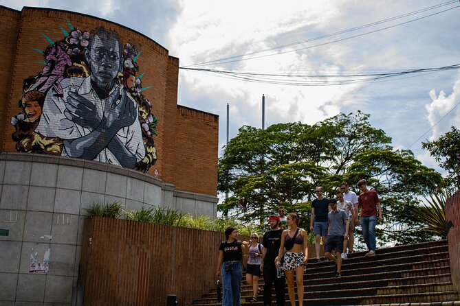 Walking Historical Tour of Medellín, Walking Reality. - Good To Know