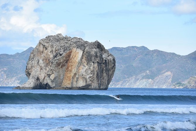 Witches Rock Surf Tour by Boat for ADVANCED Surfers - Good To Know