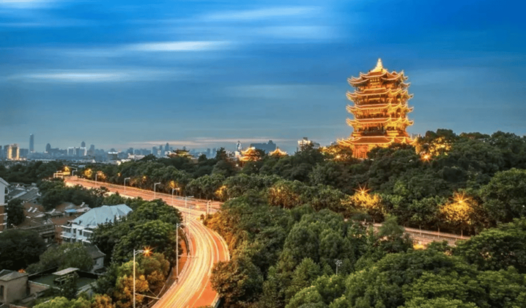 Wuhan Yellow Crane Tower Ticket and English Speaking Guide