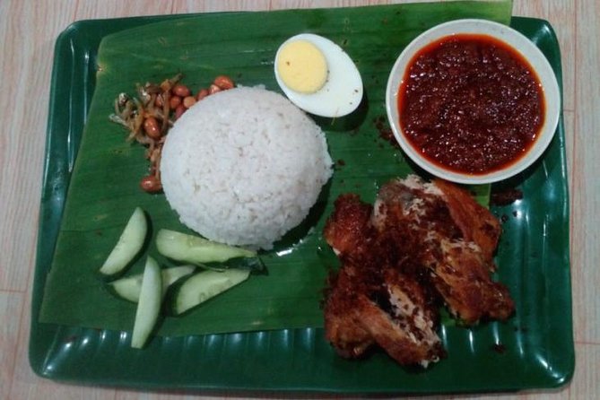 Yummy Yummy Street Food Tasting + Kuala Lumpur Night Tour(Guided) - Delicious Food Tastings