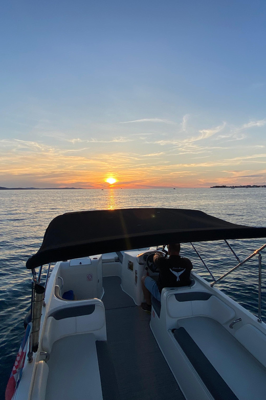 Zadar: Sunset Boat Tour With Unlimited Drinks - Good To Know