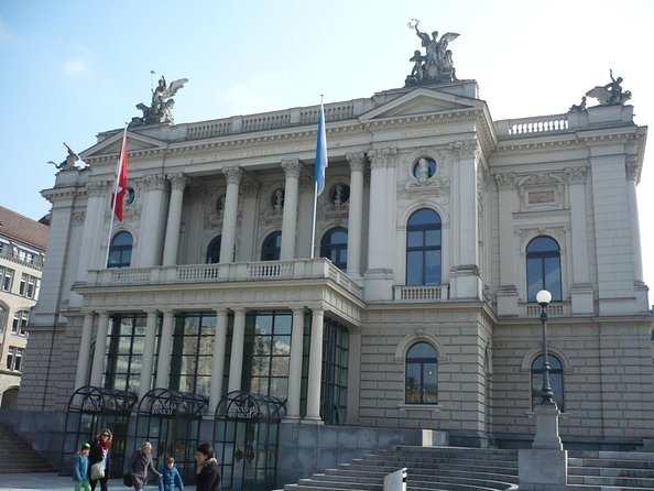Zürich City Private Walking Tour With Optional Lake Cruise - Good To Know
