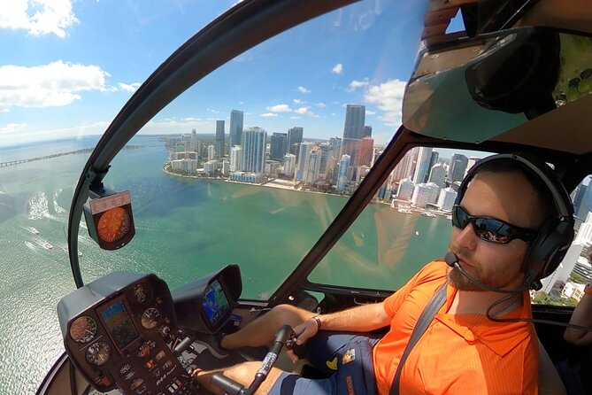 1 Hour Luxury Miami Private Helicopter Tour