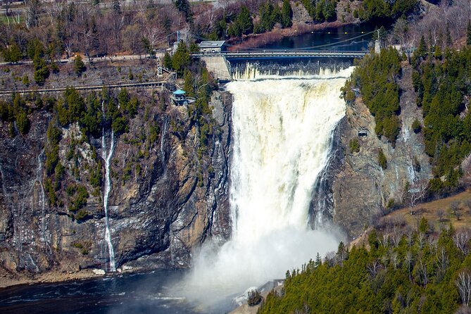 15 Minute Helicopter Tour Over Québec City 40KM
