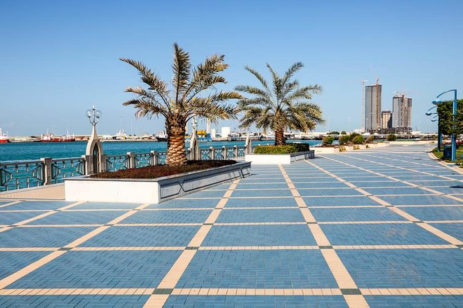 2-Day Abu Dhabi City Tour and Desert Safari With BBQ Dinner