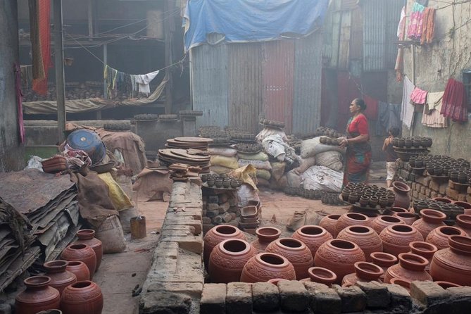 2 Days Mumbai Must-Sees: Markets at Dawn, Heritage Sites & Slums