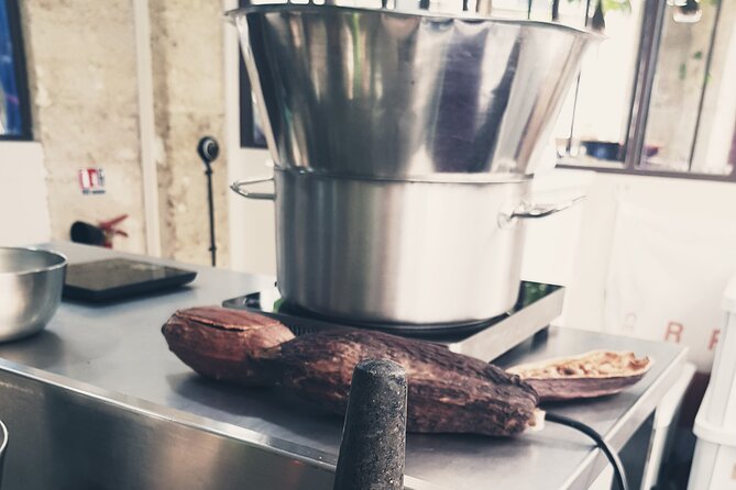 2-Hour Chocolate Bar Workshop in Paris