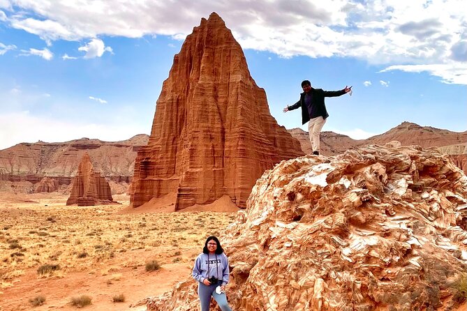 3-4 Hours Capitol Reefs Cathedral Valley Jeep Tour