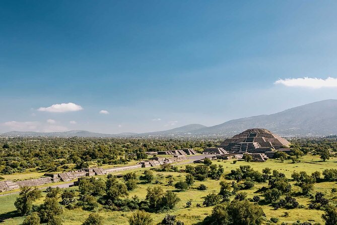 3X1 Teotihuacan, Basilica of Guadalupe, Tlatelolco and Tequila Tour