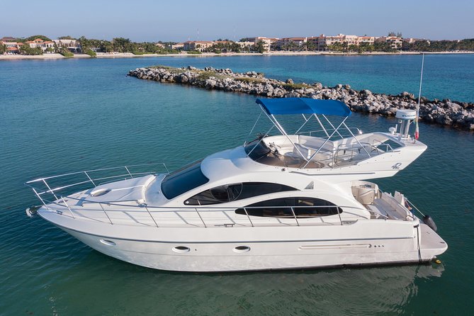 4-Hour Private 42 Azimut Yacht Tour W/ Food, Open Bar & Snorkeling