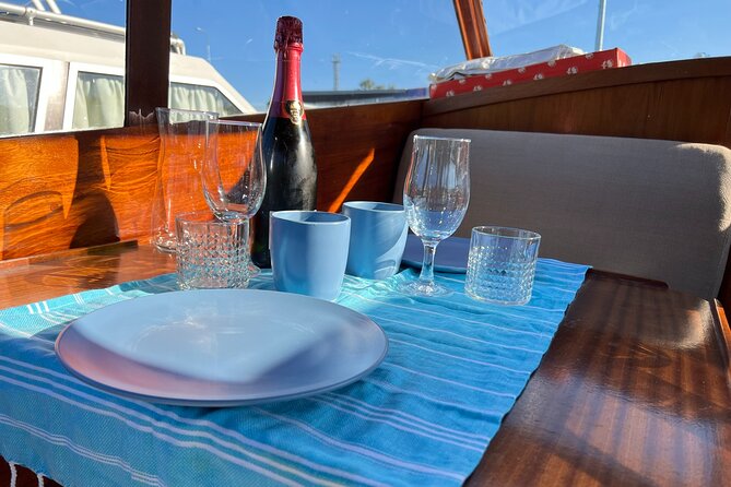 4-Hour Private Guided Luxury Boat Tour in Tartu