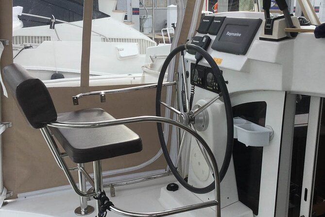 5-Hour Private 38 Luxury Catamaran 2-Stop Tour W/ Food, Open Bar & Snorkeling