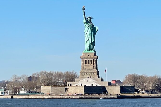 6 Hour Bus Tour and 1 Hour Boat Ride by the Statue of Liberty - Tour Overview
