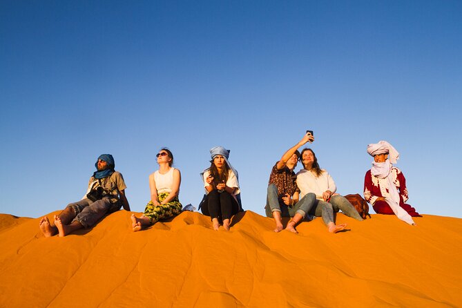 6 Hour Desert Safari Tour and BBQ Dinner From Dubai by RGT