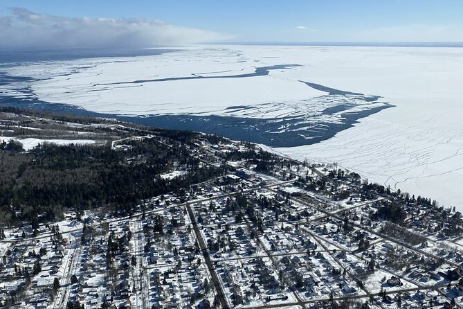 60-Mile Ultimate Helicopter Tour Over Duluth and Lake Superiors North Shore