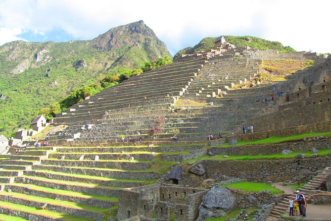 8 Days Tour in The Short Inca Trail and Rainbow Mountain