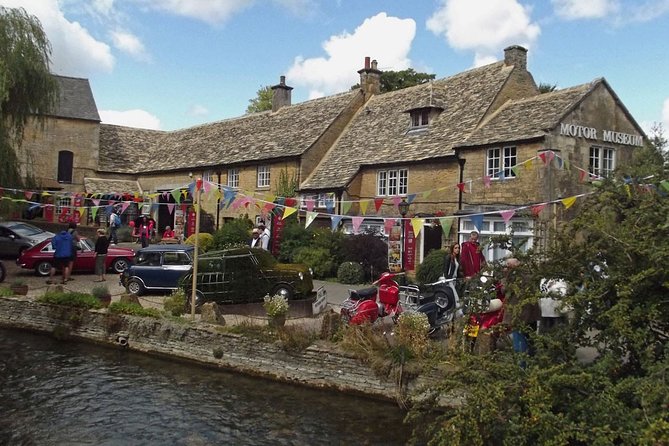 8-Hour Private Historical Tour of England in a Classic Car