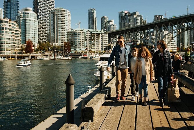 8 Hours Private Tour of Vancouver & Capilano Bridge & Beyond