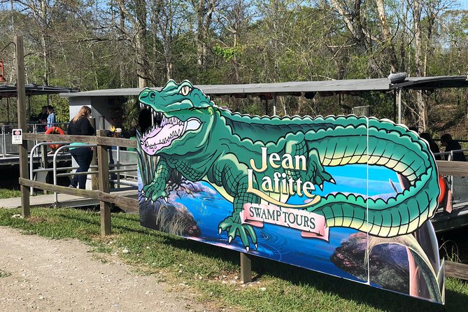 90-Minute Jean Lafitte Swamp and Bayou Tour With Transportation
