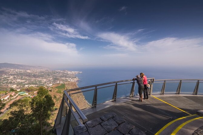 A Great Tuk-Tuk Adventure Tour at Cabo Girão – Skywalk