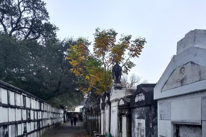 A Locals Garden District Tour