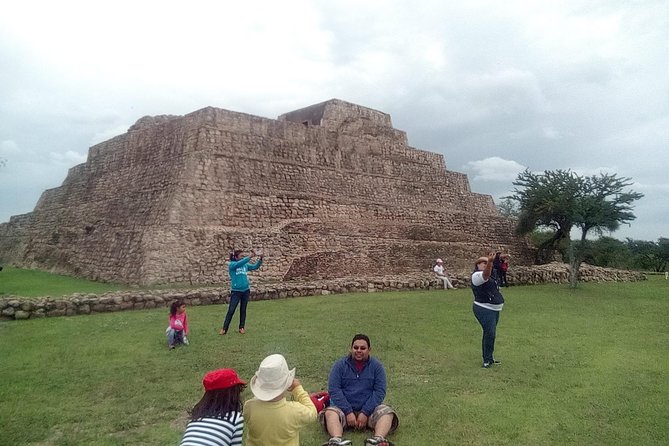 A Not Crowded Archaeological Tour in Cañada De La Virgen