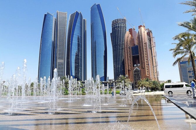Abu Dhabi City Tour in a 4×4 Shared Vehicle