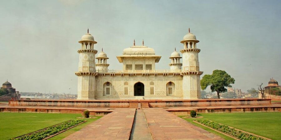 Agra Taj Mahal Tour With Yoga Meditation Same Day
