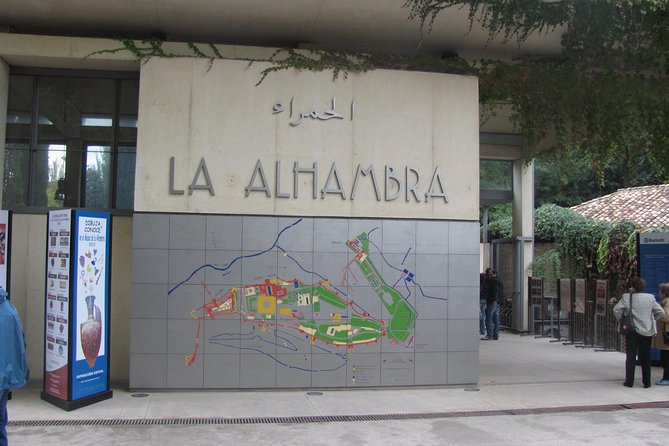 Alhambra and Generalife Private Guided Tour With Optional Nasrid Palaces