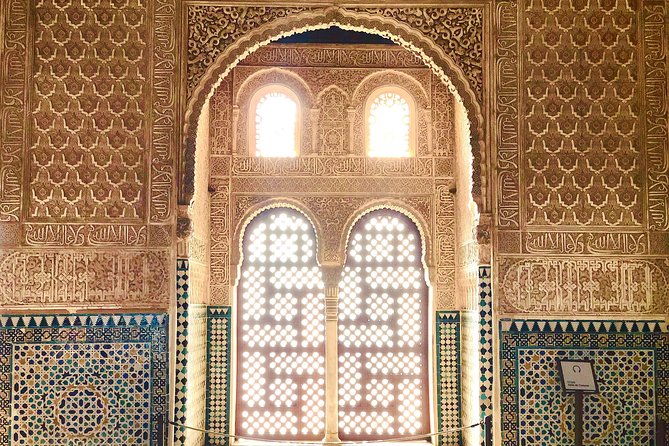 Alhambra Semi-Private Tour With Skip-The-Line-Tickets