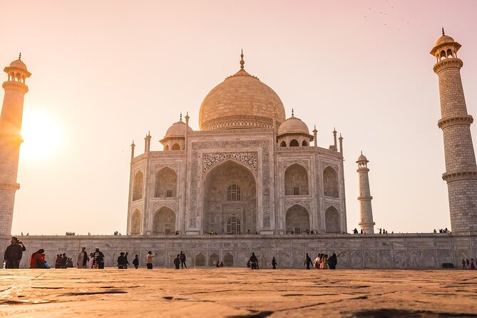 All Inclusive Day Trip to Taj Mahal, Agra Fort From Delhi by Car