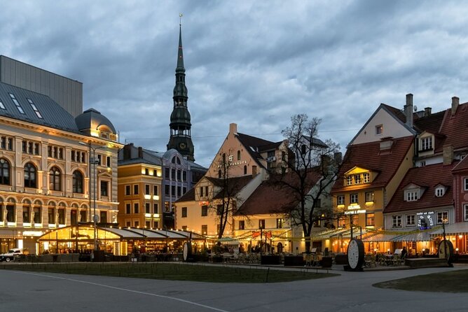Alternative Riga: Central Market and Moscow Suburb Tour