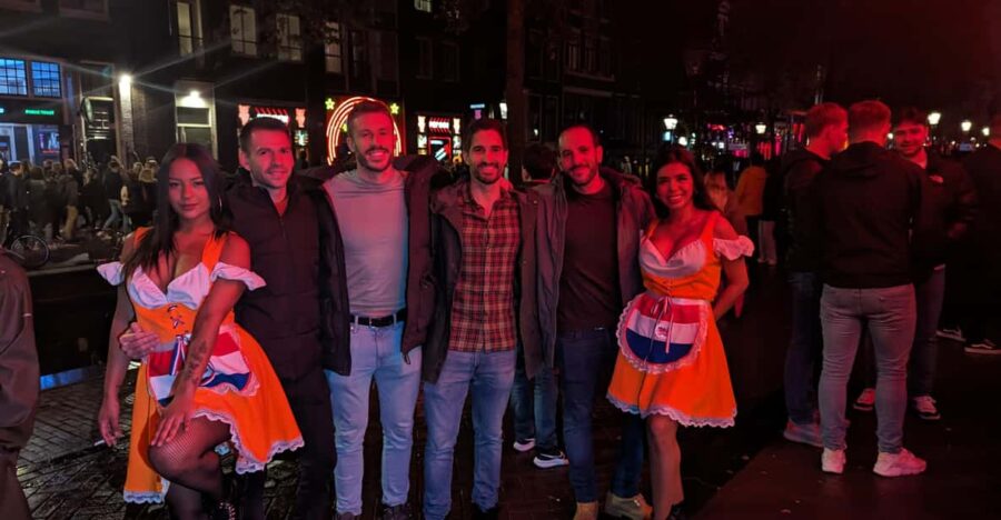 Amsterdam: Private Bar Hopping Tour With Bar Maid