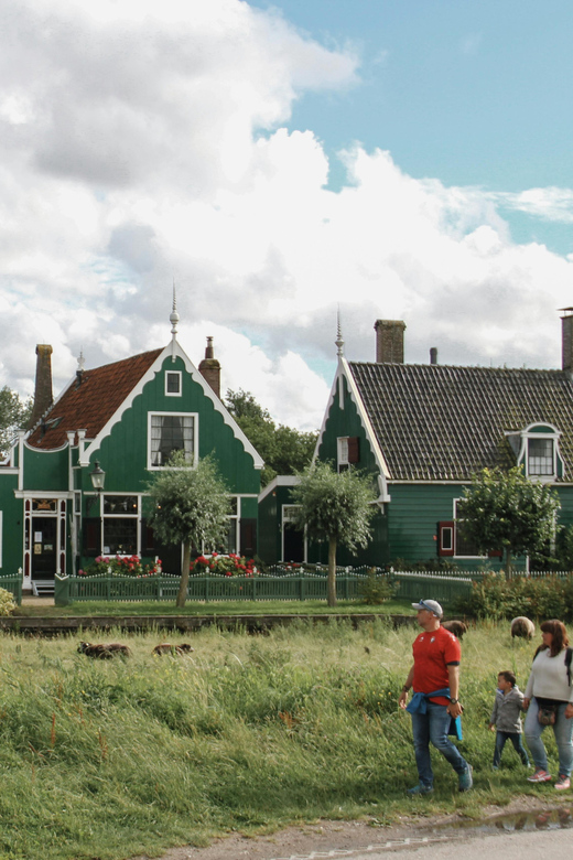 Amsterdam: Private Tour Giethoorn, Zaanse Schans Local Guide