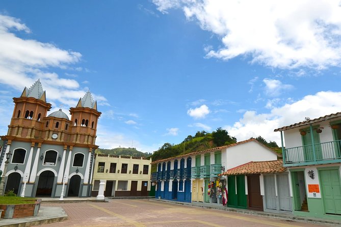 Antioquia Full Day: El Peñol Rock, Guatapé, and the Reservoir