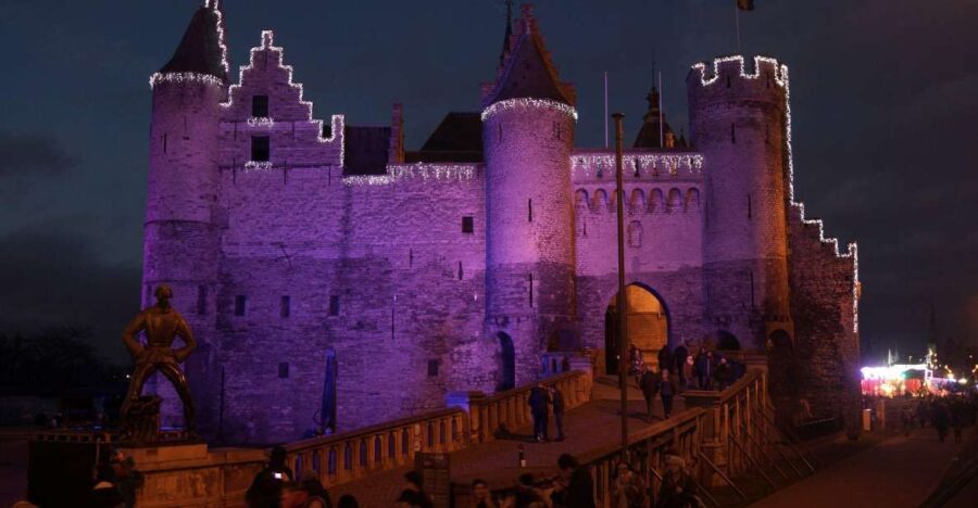 Antwerp: Private Christmas Market Tour
