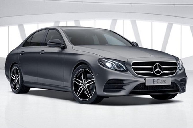 Arrival Transfer: Dublin Airport DUB to Dublin in Business Car
